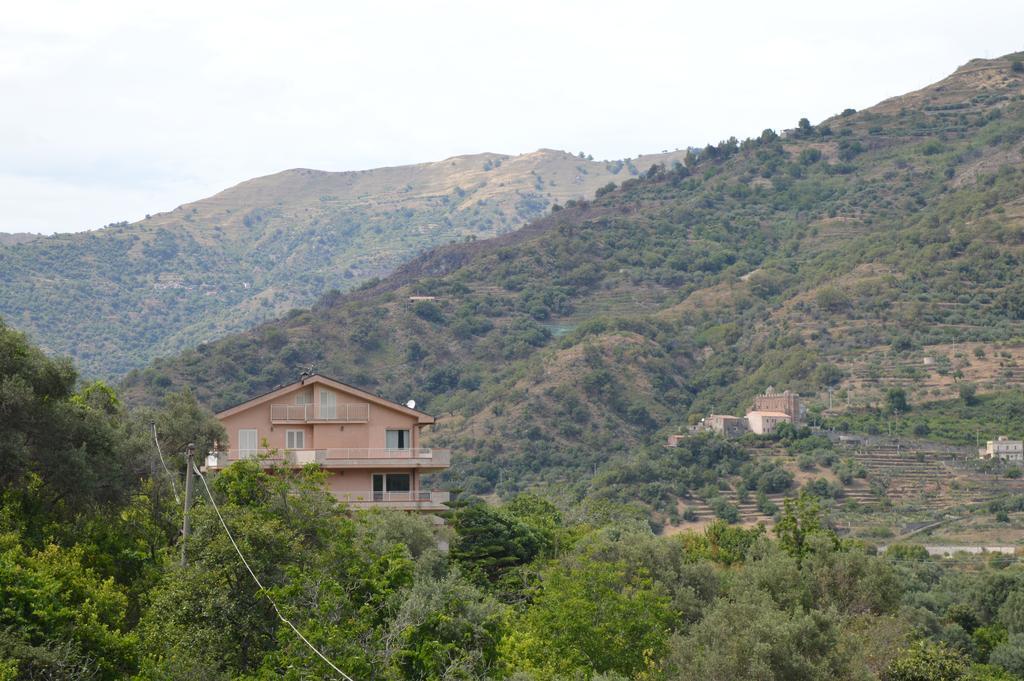 La Casa Di Giulia Apartment Forza d'Agro Ngoại thất bức ảnh